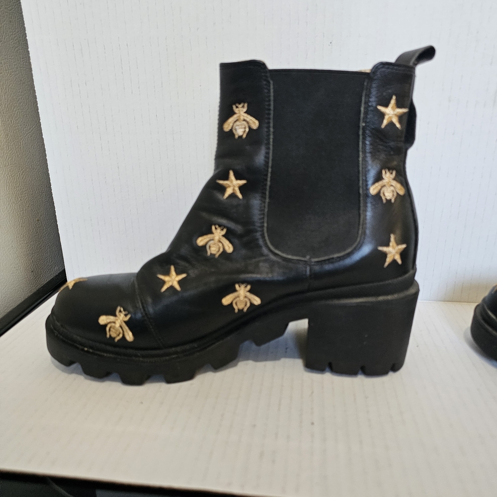 Gucci Black Chelsea Star and Bee Embroidered Leather Boots Sz 8 Rubber Sole - Picture 5 of 14